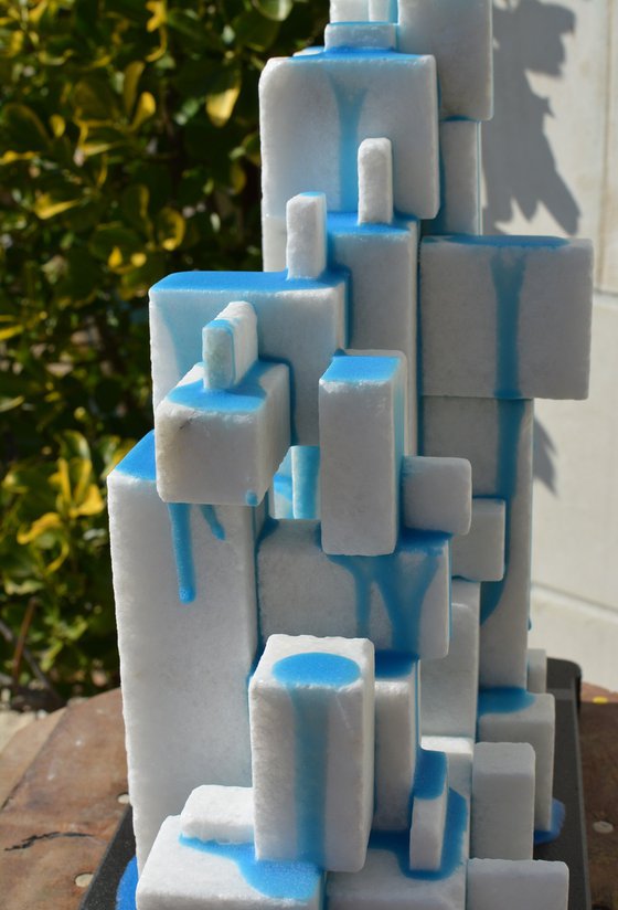 "Noble Deconstructivism"