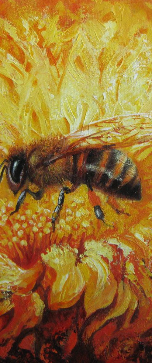 Bee by Elena Oleniuc