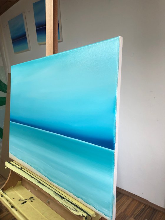 Ocean waves turquoise horizon