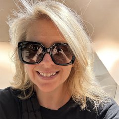 Visit Ana Hefco shop