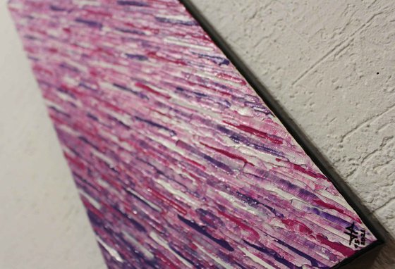 White pink violet knife texture