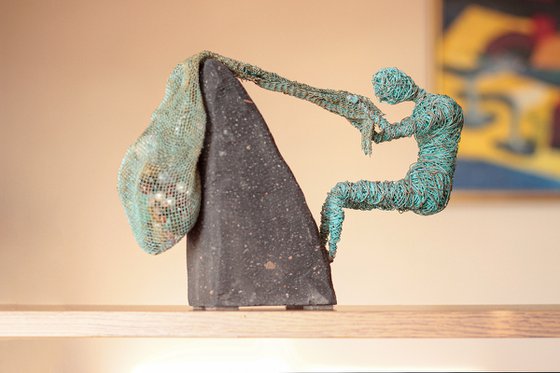 Financial dispute (20x26x8cm 2.3kg iron, tufa, copper)