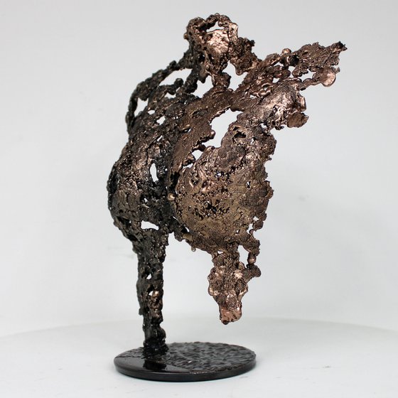 Pavarti Light - Body woman metal artwork - steel, bronze lace